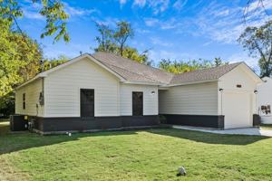 featured image of 3907 Simonds St