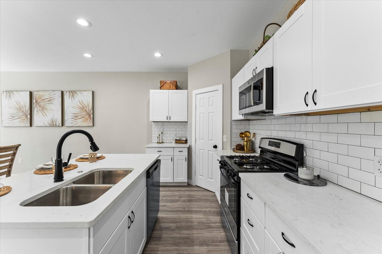 3907 Simonds St - Photo 4 of 17