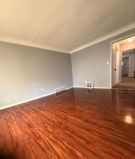 20426 Tracey St - Photo 3 of 13