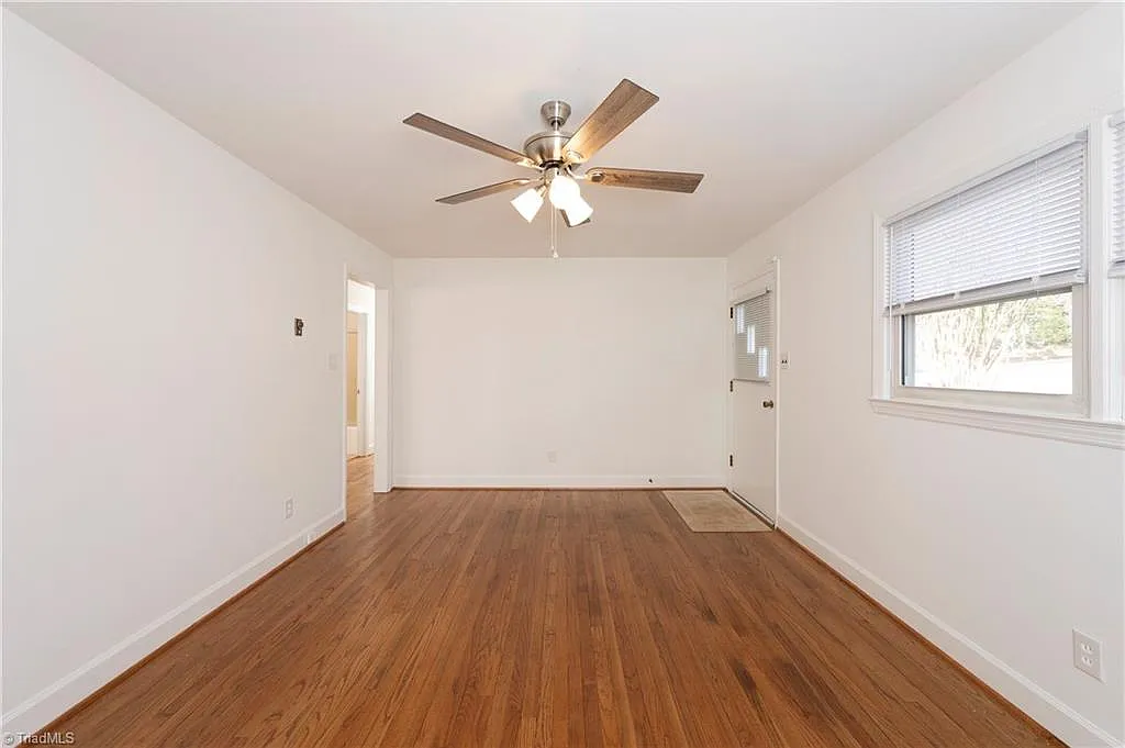 2400 Queen St - Photo 6 of 25