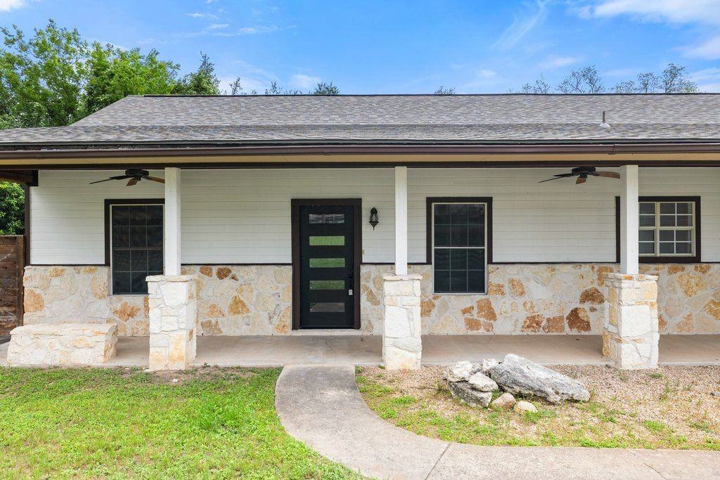 1301 S Quinlan Park Rd - Photo 3 of 24