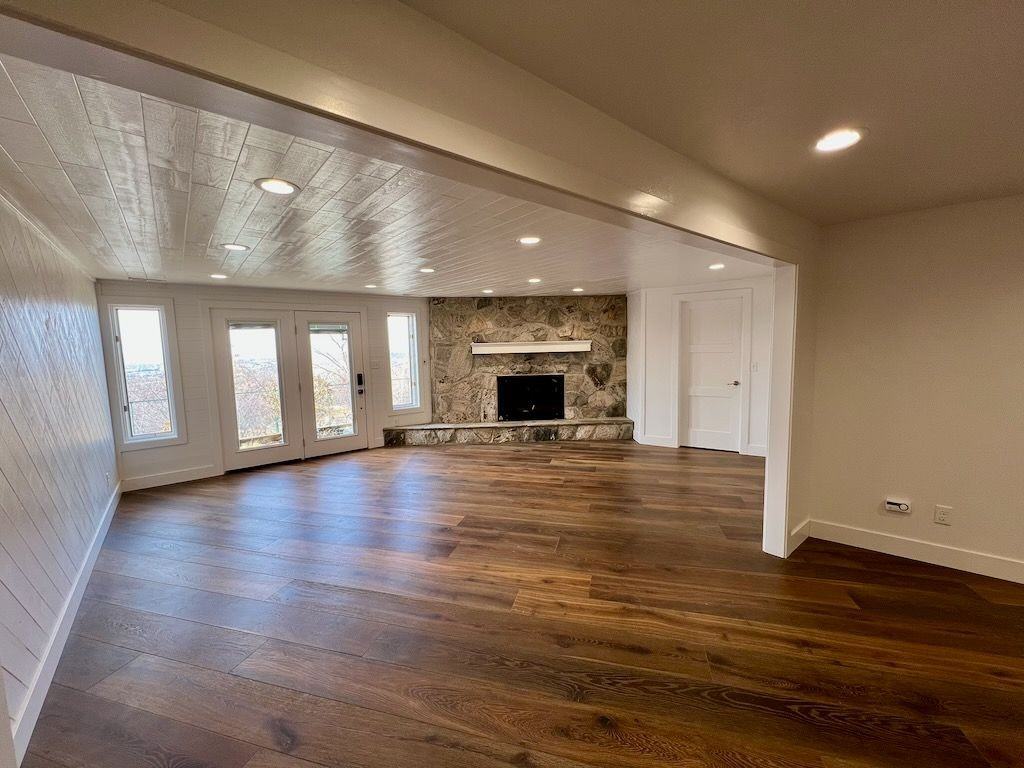 425 Lakeview Way - Photo 2 of 36