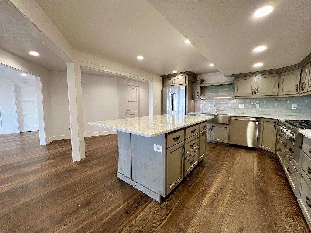 425 Lakeview Way - Photo 7 of 36