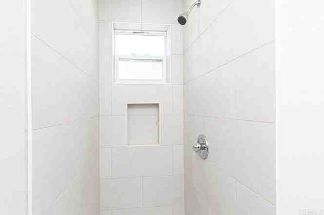 1022 41st St - Photo 5 of 16