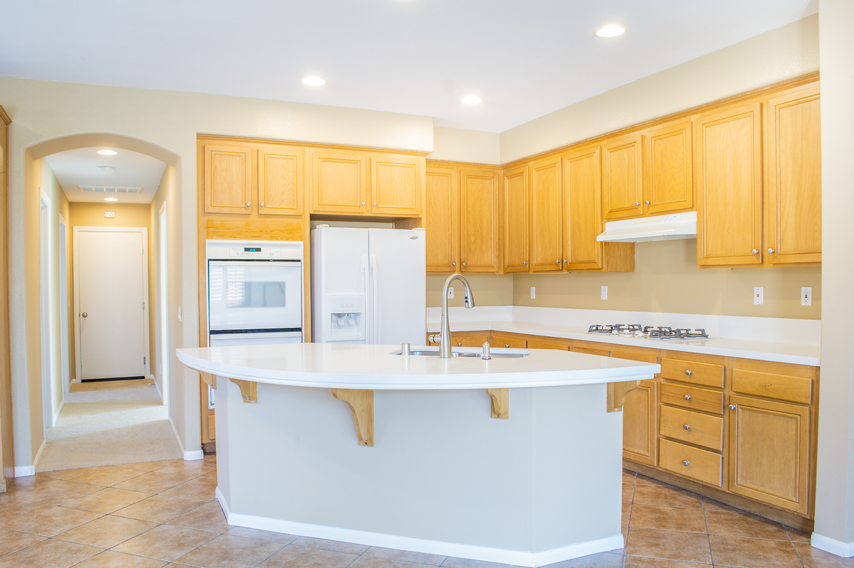 1564 Ravinia Dr - Photo 2 of 2