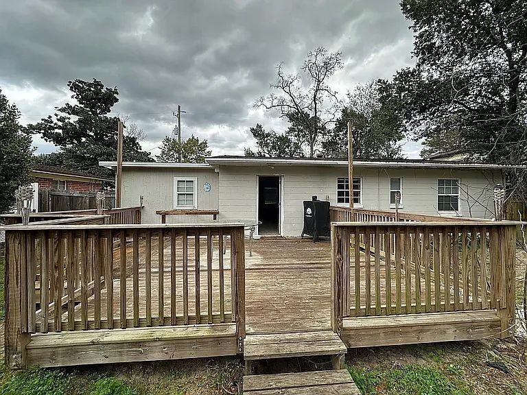 4028 Loys Dr - Photo 4 of 12