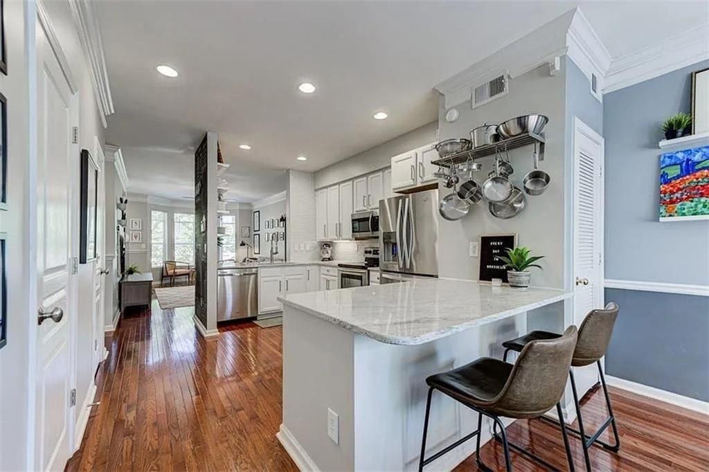 375 Highland Ave Ne ##606 - Photo 4 of 28