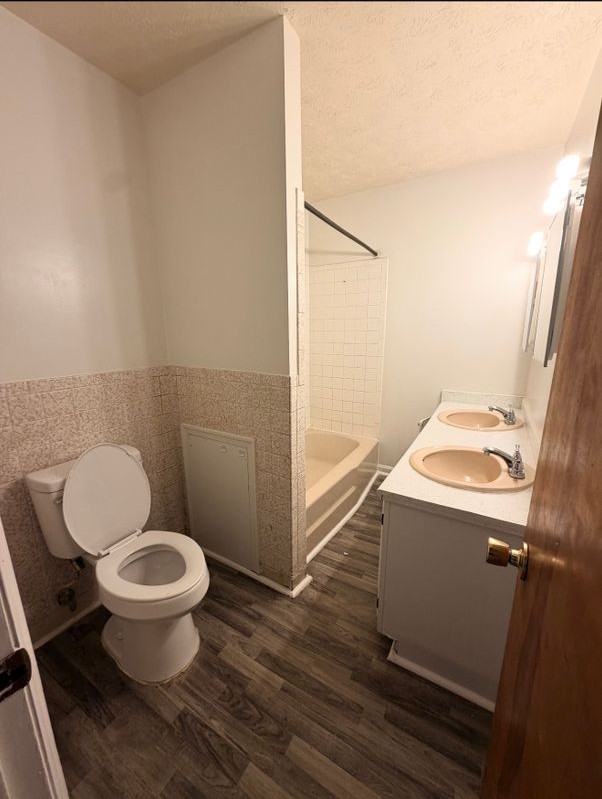 1111 Franklin St - Photo 3 of 11