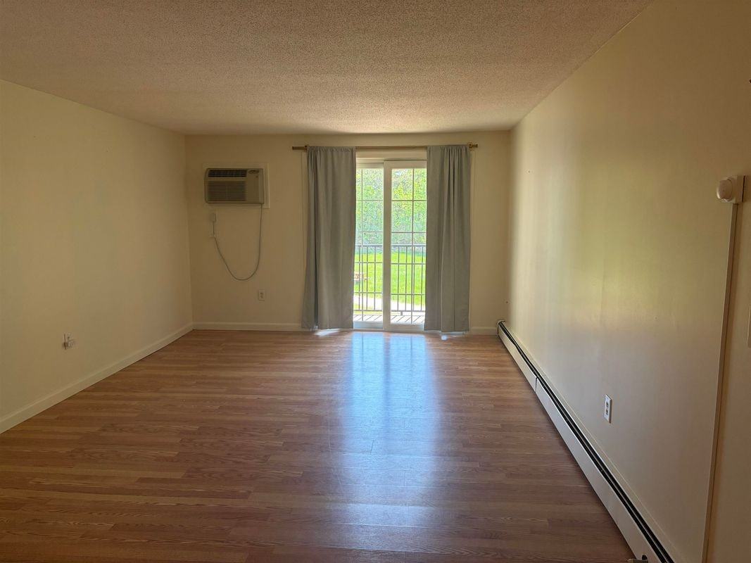 1007 White Cedar Blvd - Photo 4 of 28