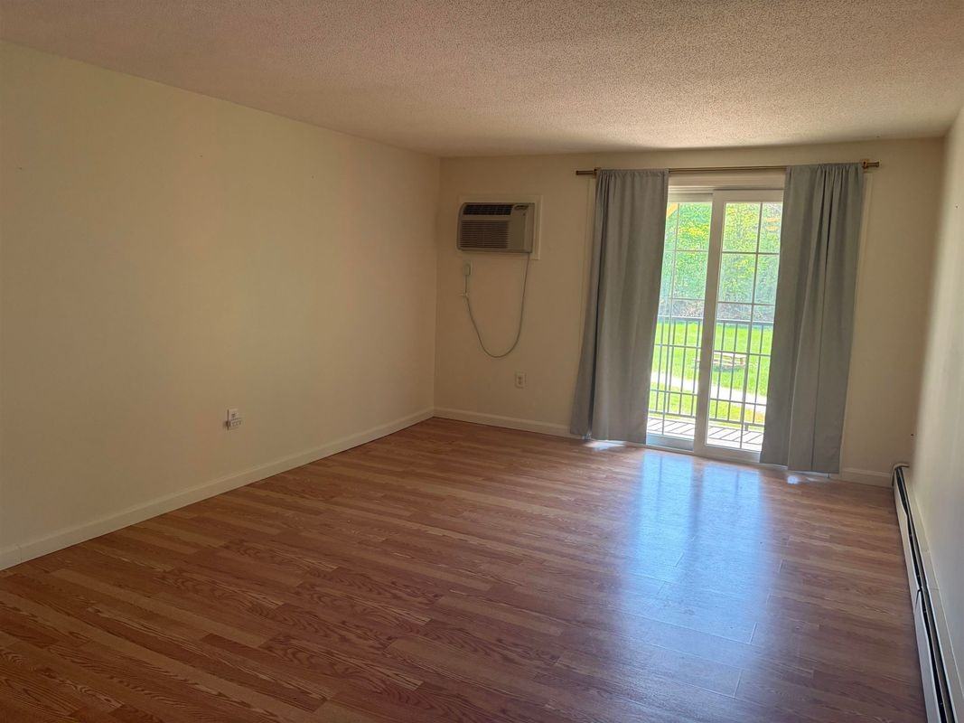 1007 White Cedar Blvd - Photo 5 of 28