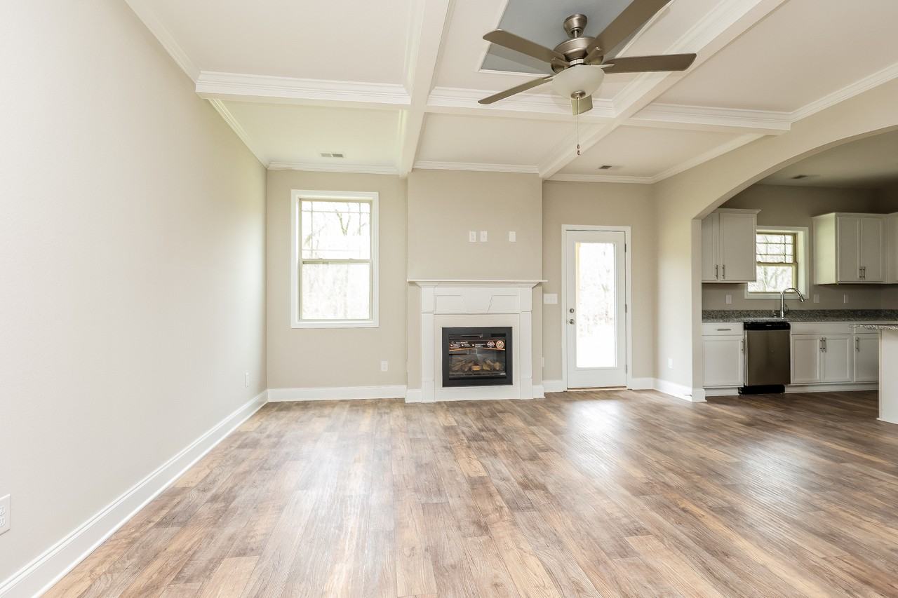 1204 Black Oak Cir - Photo 2 of 16