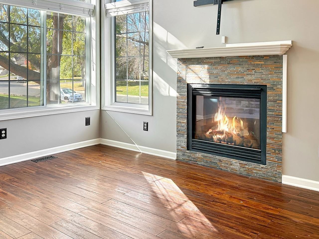 13821 Edgewood Ave - Photo 2 of 28