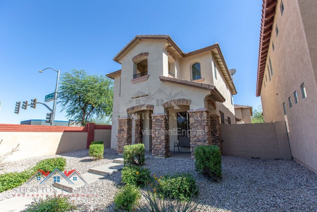 9136 W Meadow Dr - Photo 2 of 41