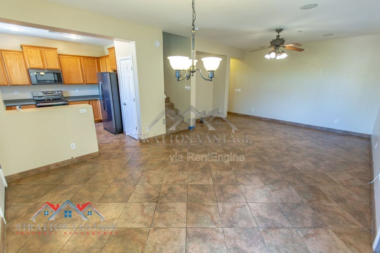 9136 W Meadow Dr - Photo 7 of 41
