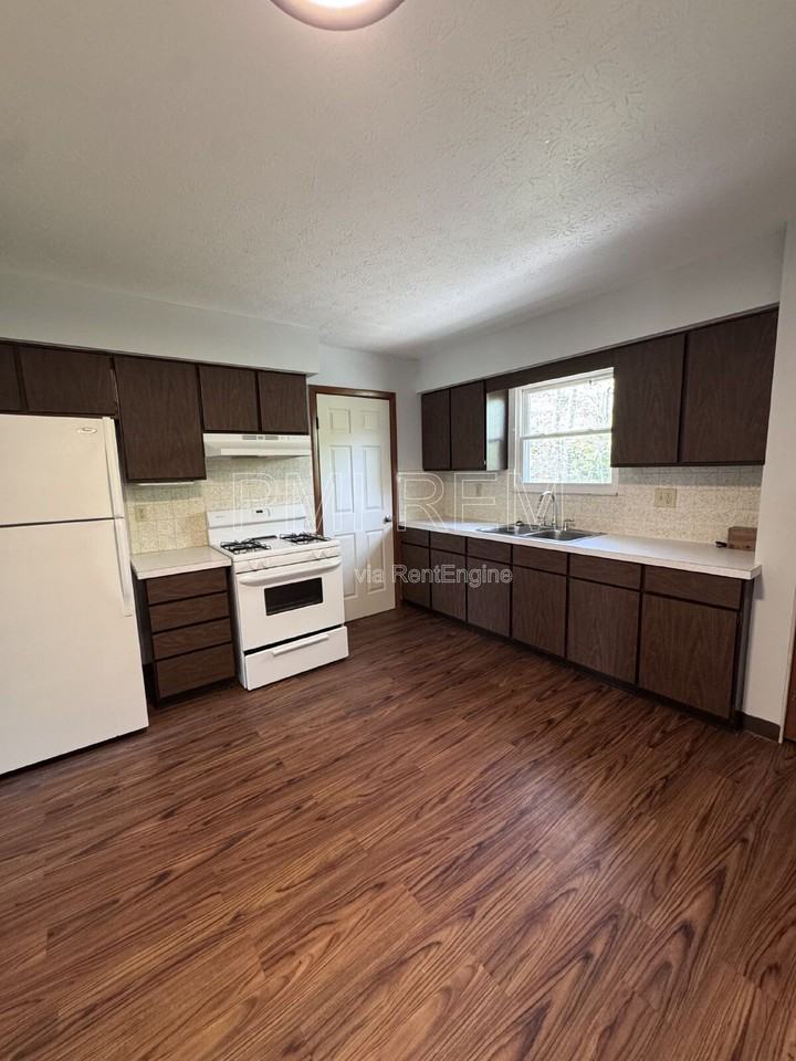 4020 Vira Rd - Photo 4 of 18
