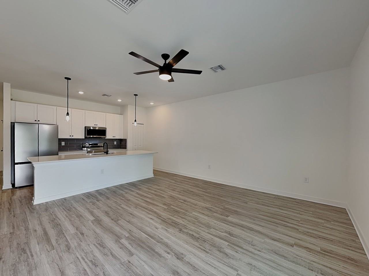 1504 Gary Ln - Photo 3 of 21