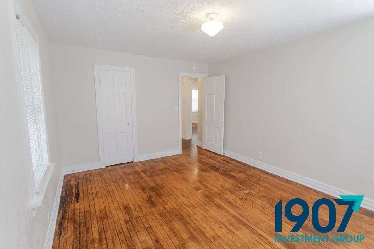 2321 Ne 25th St - Photo 5 of 22