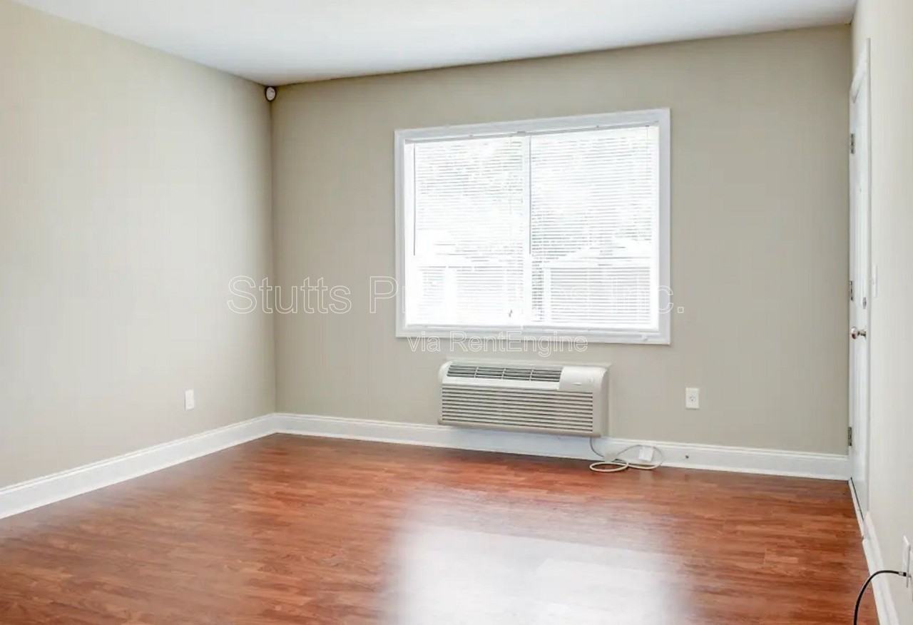 1246 Graham Ave #26 - Photo 4 of 15