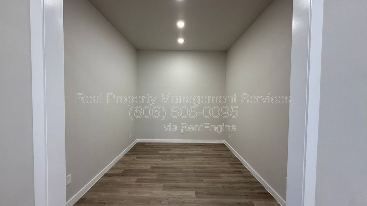 2915 Tractor Ave - Photo 4 of 15