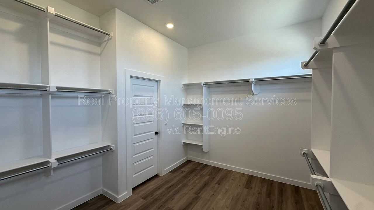 2915 Tractor Ave - Photo 7 of 15