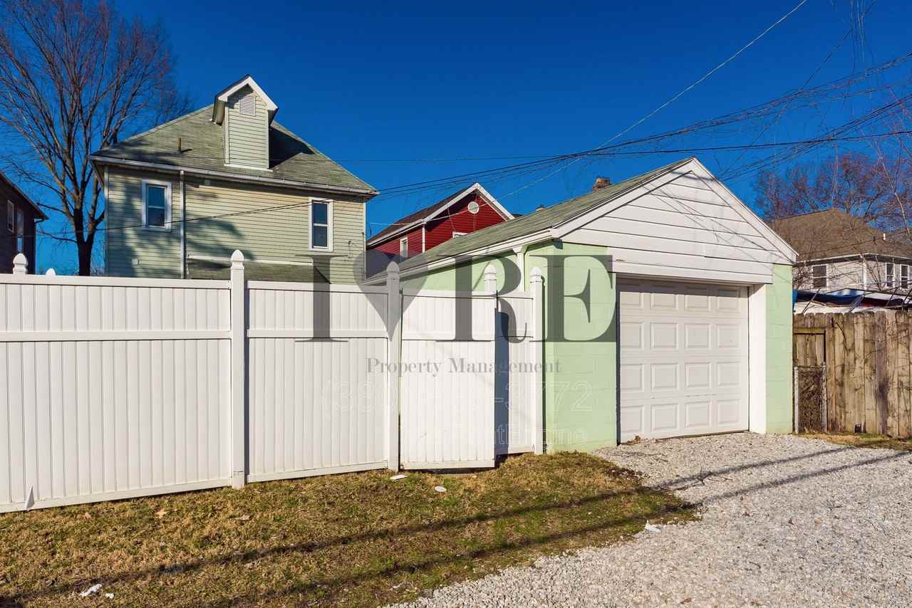 158 Dakota Ave - Photo 4 of 42