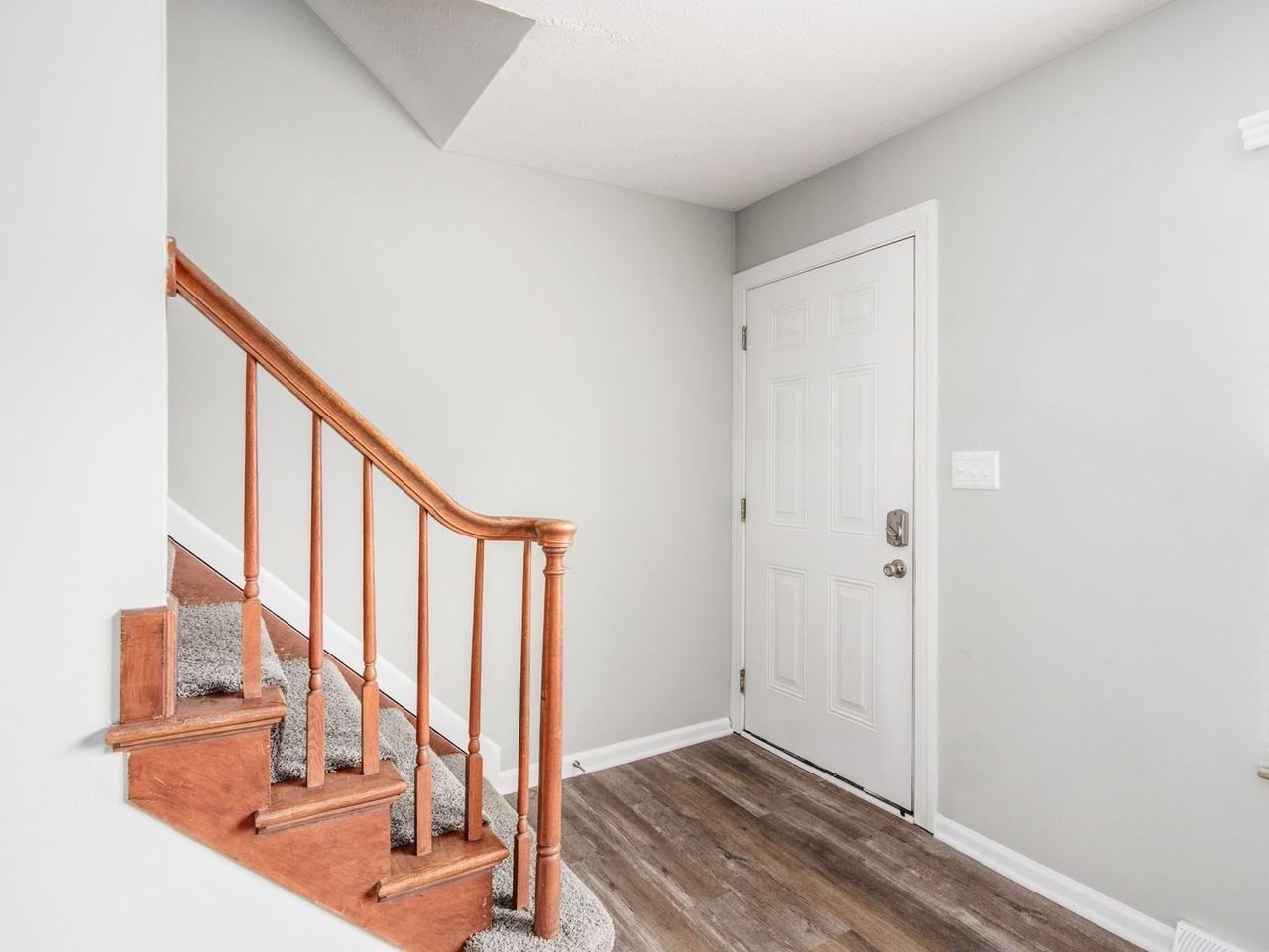 4491 Mobile Dr - Photo 3 of 33