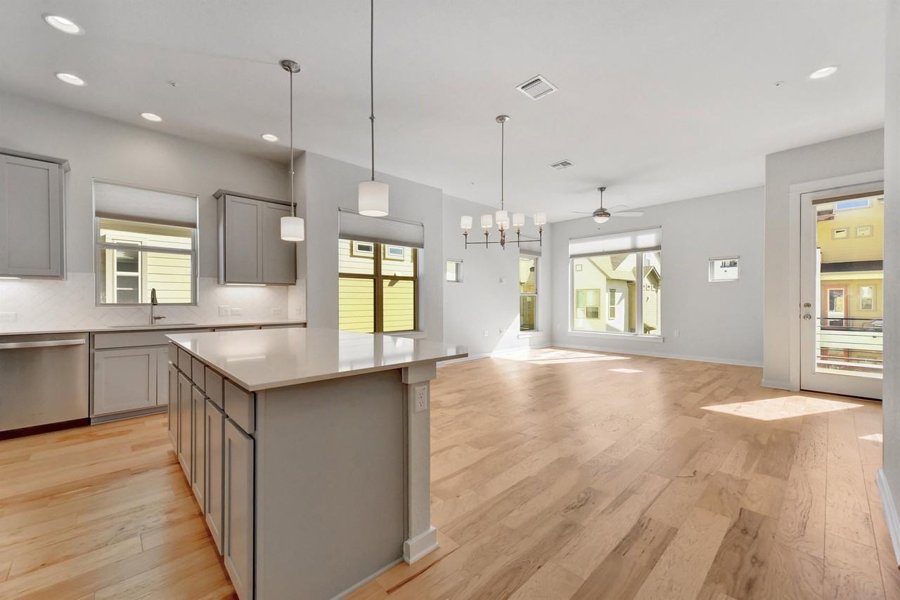 4622 Vaughan St - Photo 3 of 22