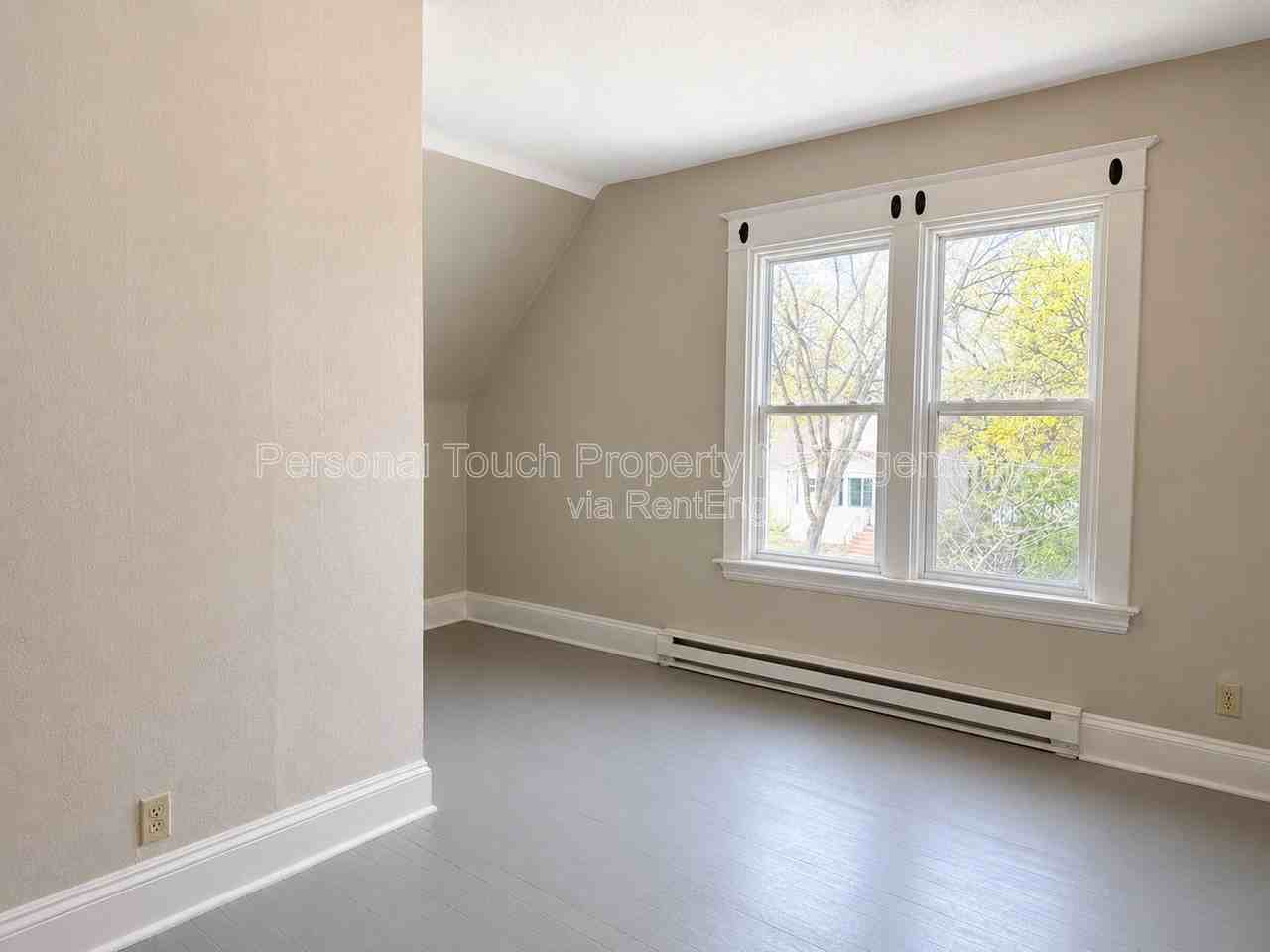821 10th St N #2 - Photo 4 of 16