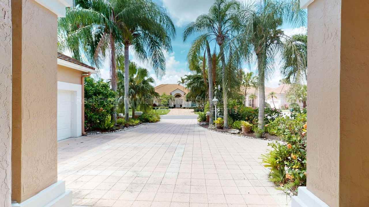 71 Cayman Pl - Photo 4 of 47