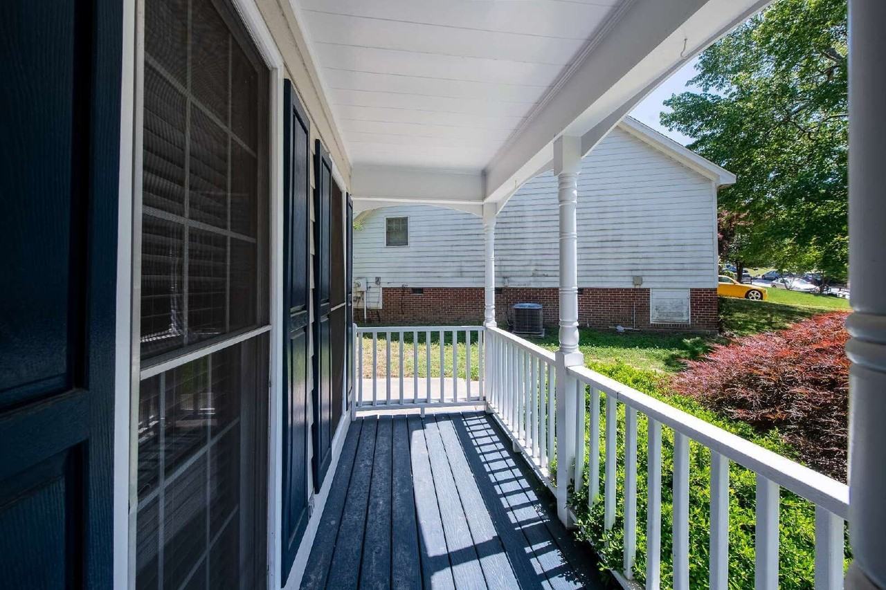 103 Tarpley Way - Photo 3 of 29