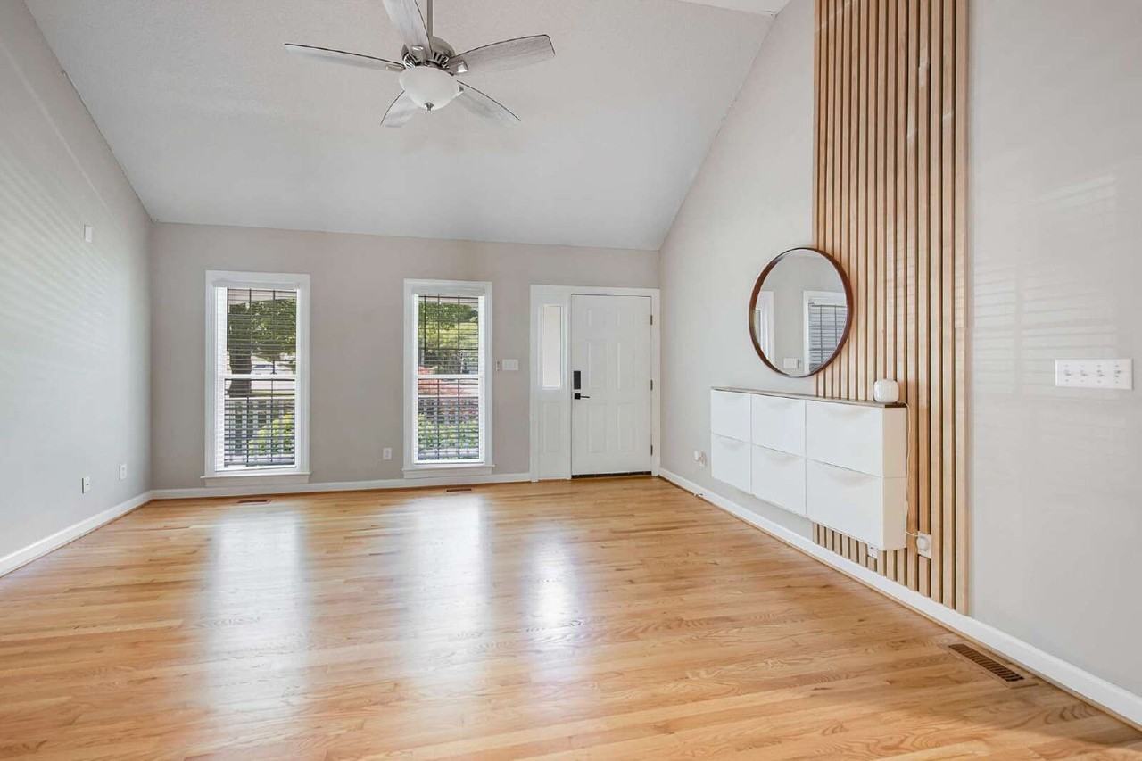103 Tarpley Way - Photo 4 of 29