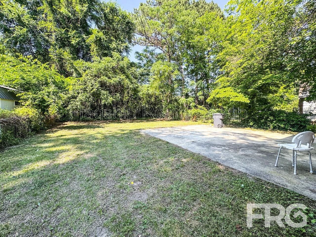 421 Frank St - Photo 4 of 30
