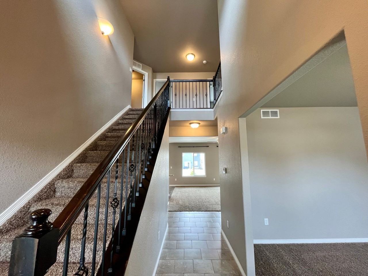 1843 Ruddlesway Dr - Photo 5 of 30