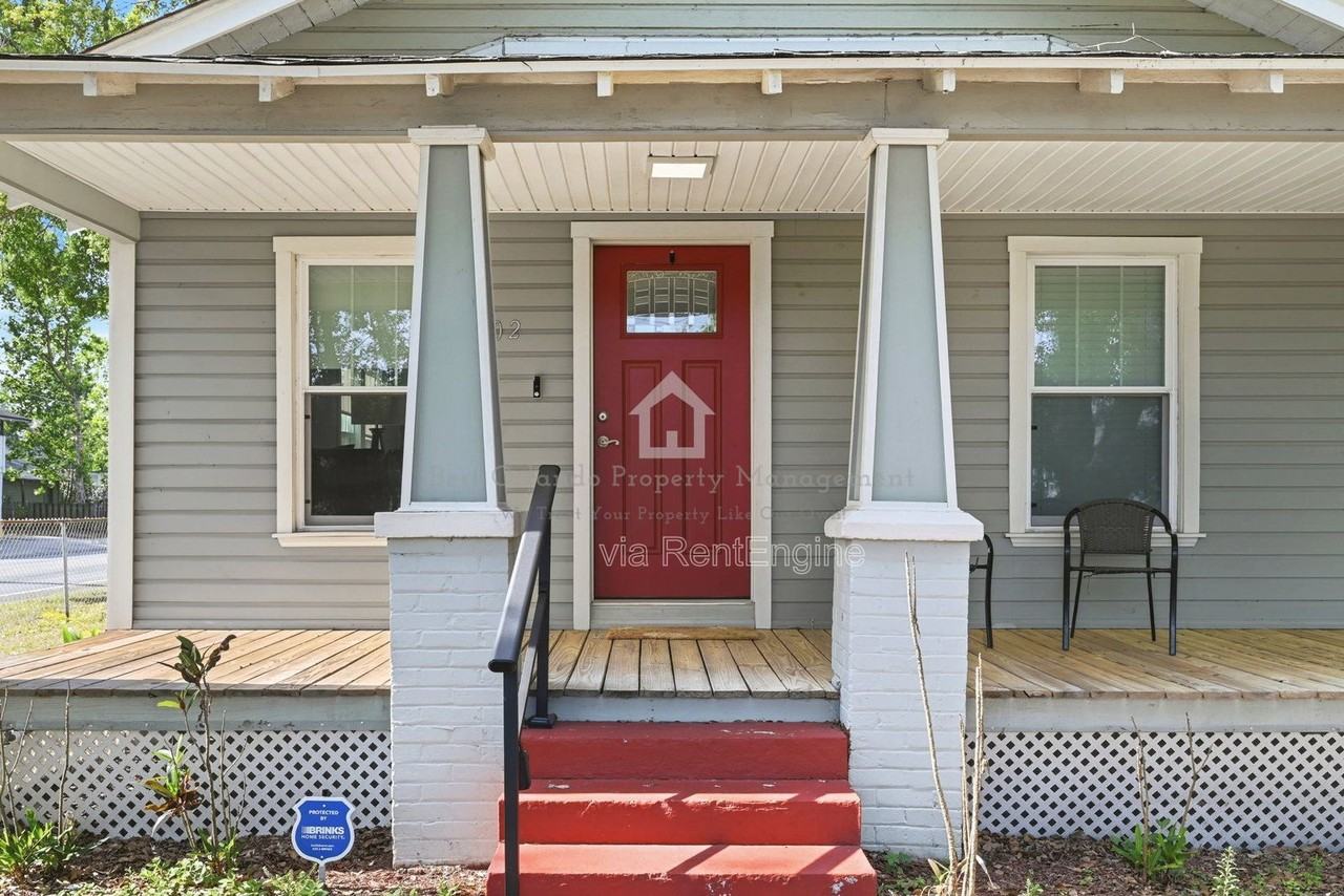 302 W Park St - Photo 4 of 31