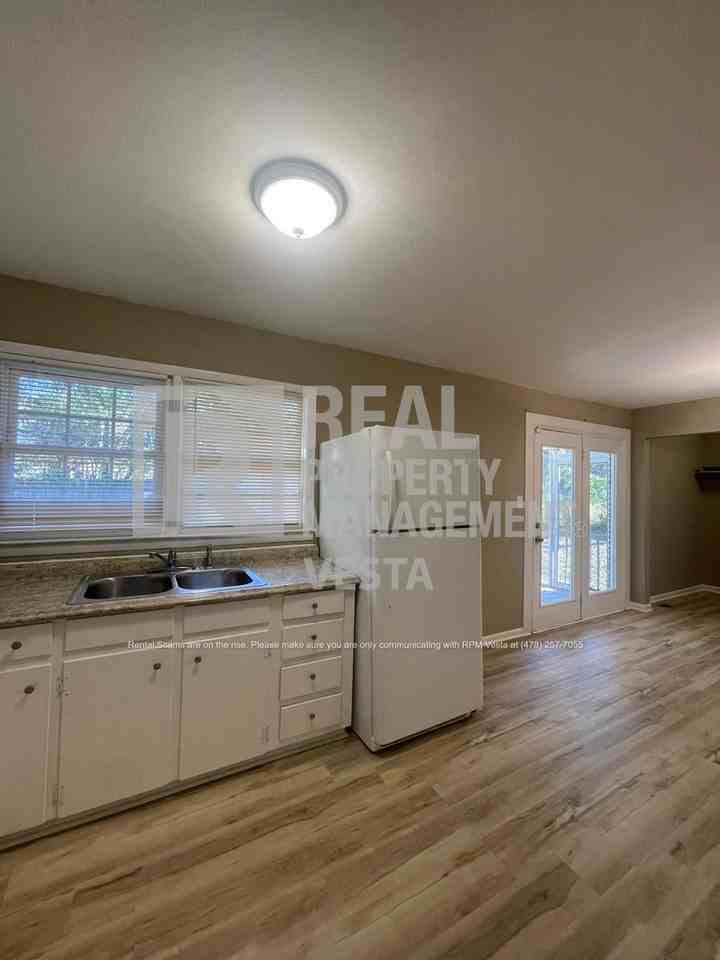 1575 Winston Dr - Photo 5 of 16