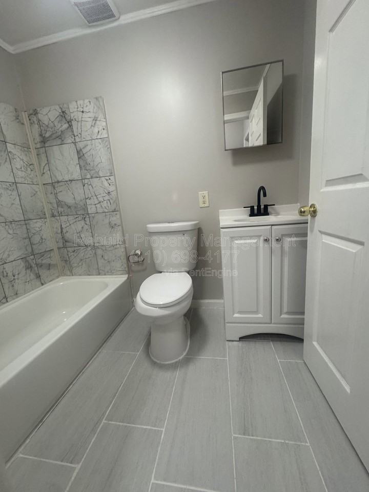 1027 N Caroline St #2 - Photo 6 of 10