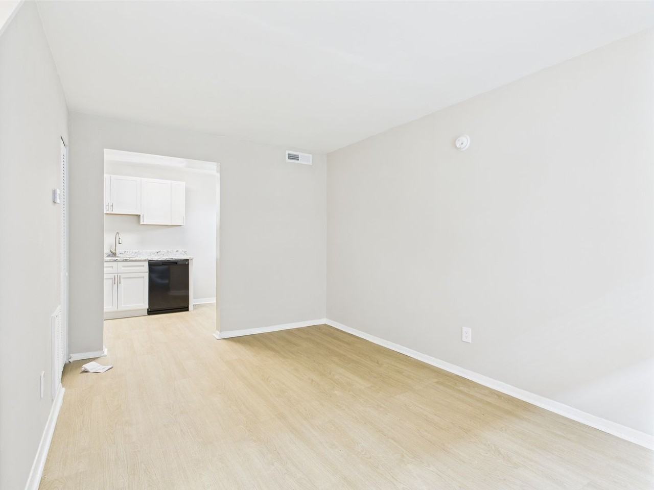 10 W 27th St #S - Photo 4 of 16
