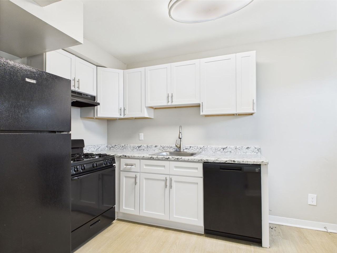 10 W 27th St #S - Photo 5 of 16