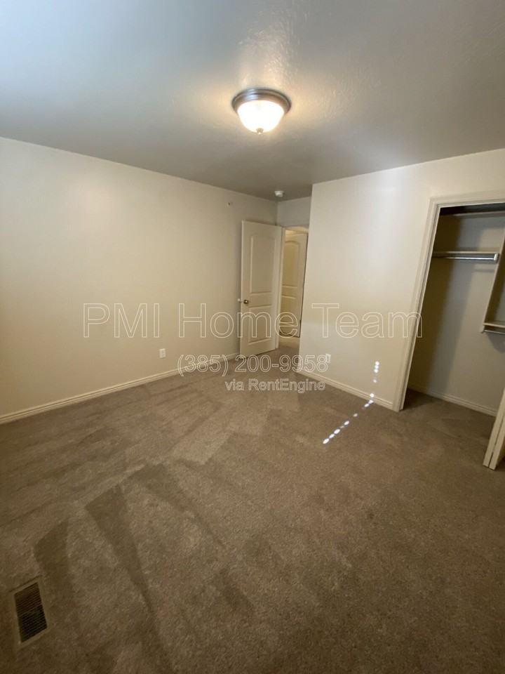 2510 Charleston Ave #G10 - Photo 7 of 12