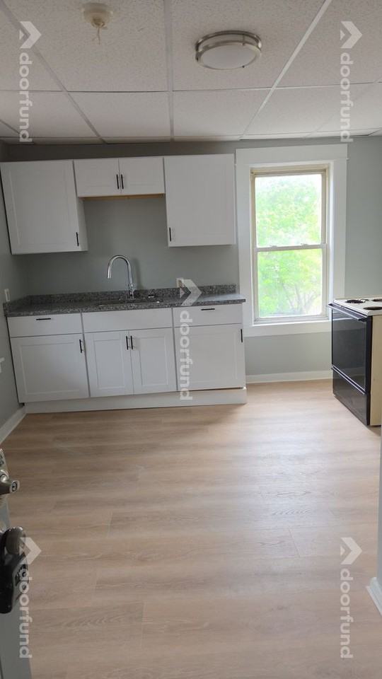 224 Main St #4 - Photo 2 of 9
