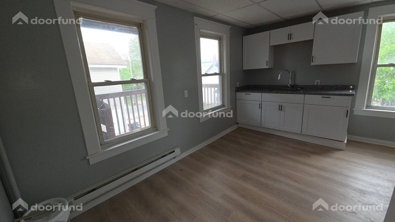 224 Main St #4 - Photo 5 of 9