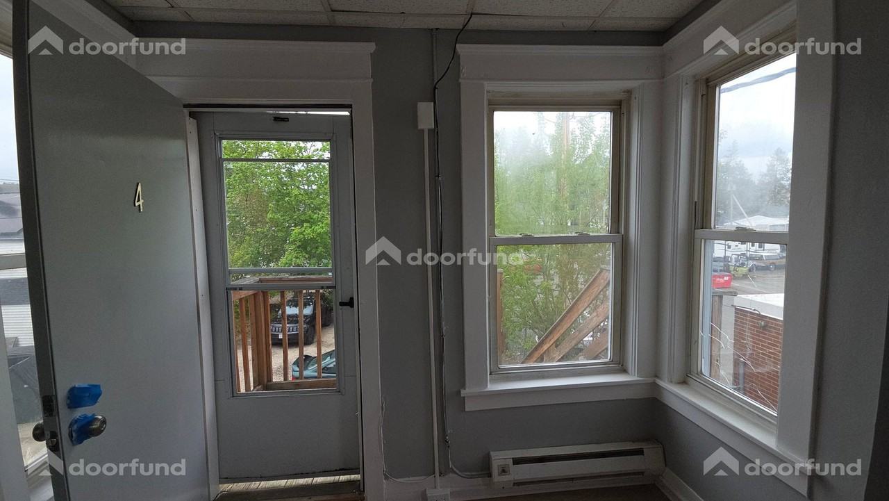 224 Main St #4 - Photo 7 of 9