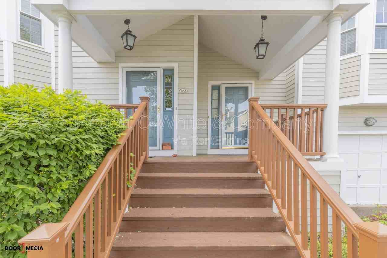 8 Saint Andrews Cir #8-3 - Photo 4 of 35