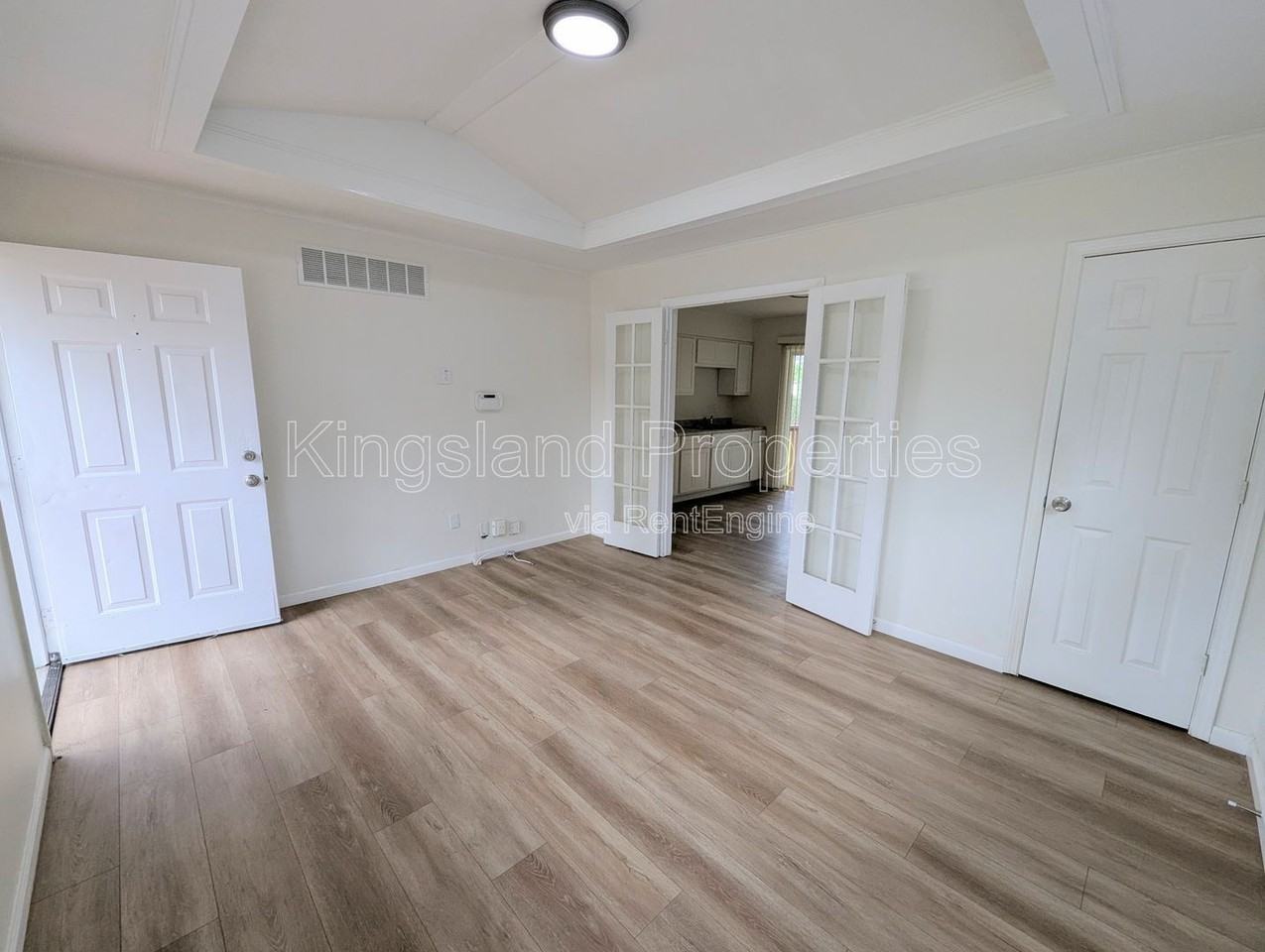 11891 Bridgevale Ave - Photo 3 of 19