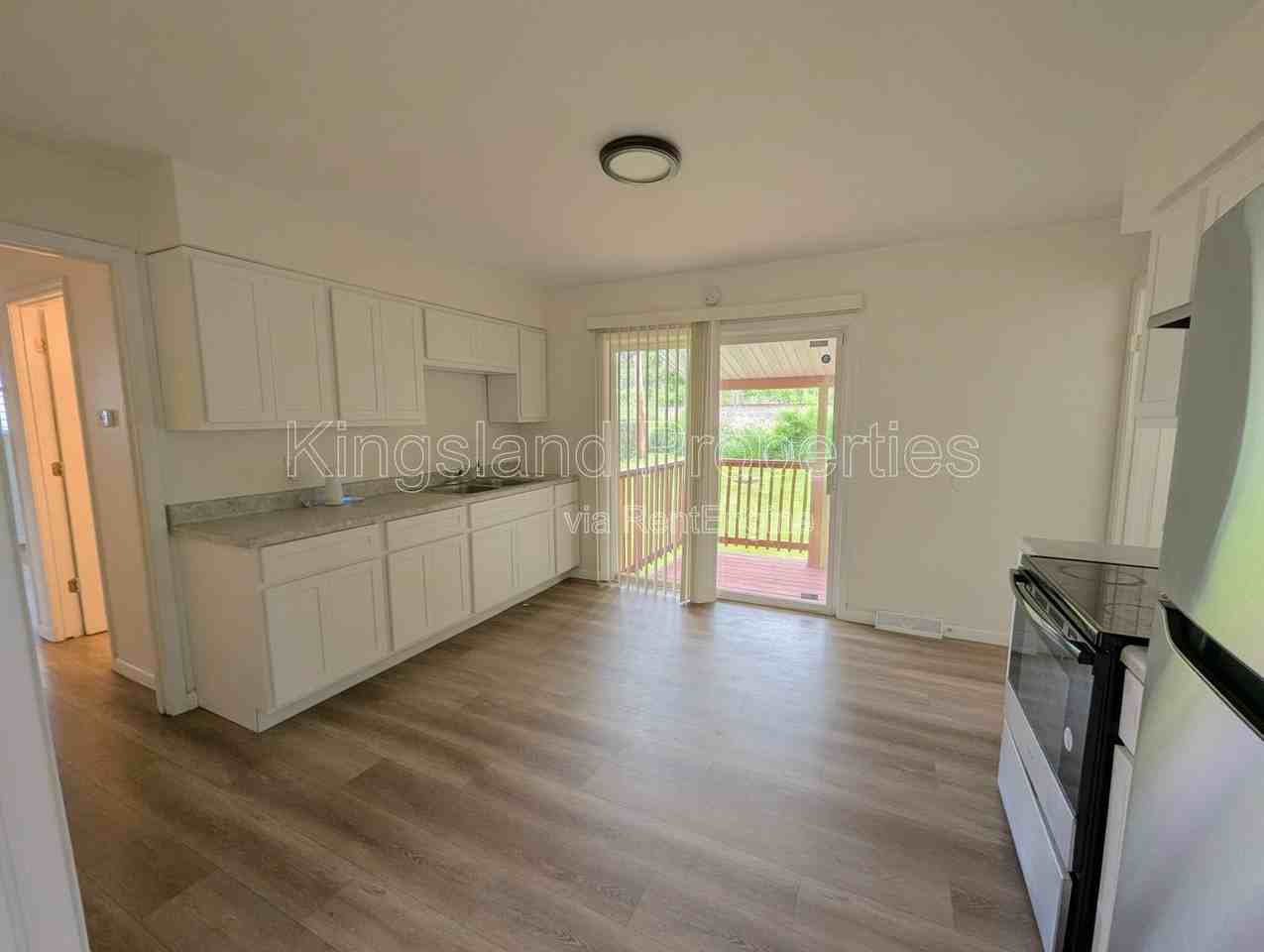 11891 Bridgevale Ave - Photo 6 of 19