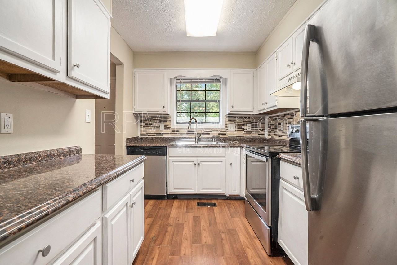 5467 Park Pl S - Photo 4 of 31
