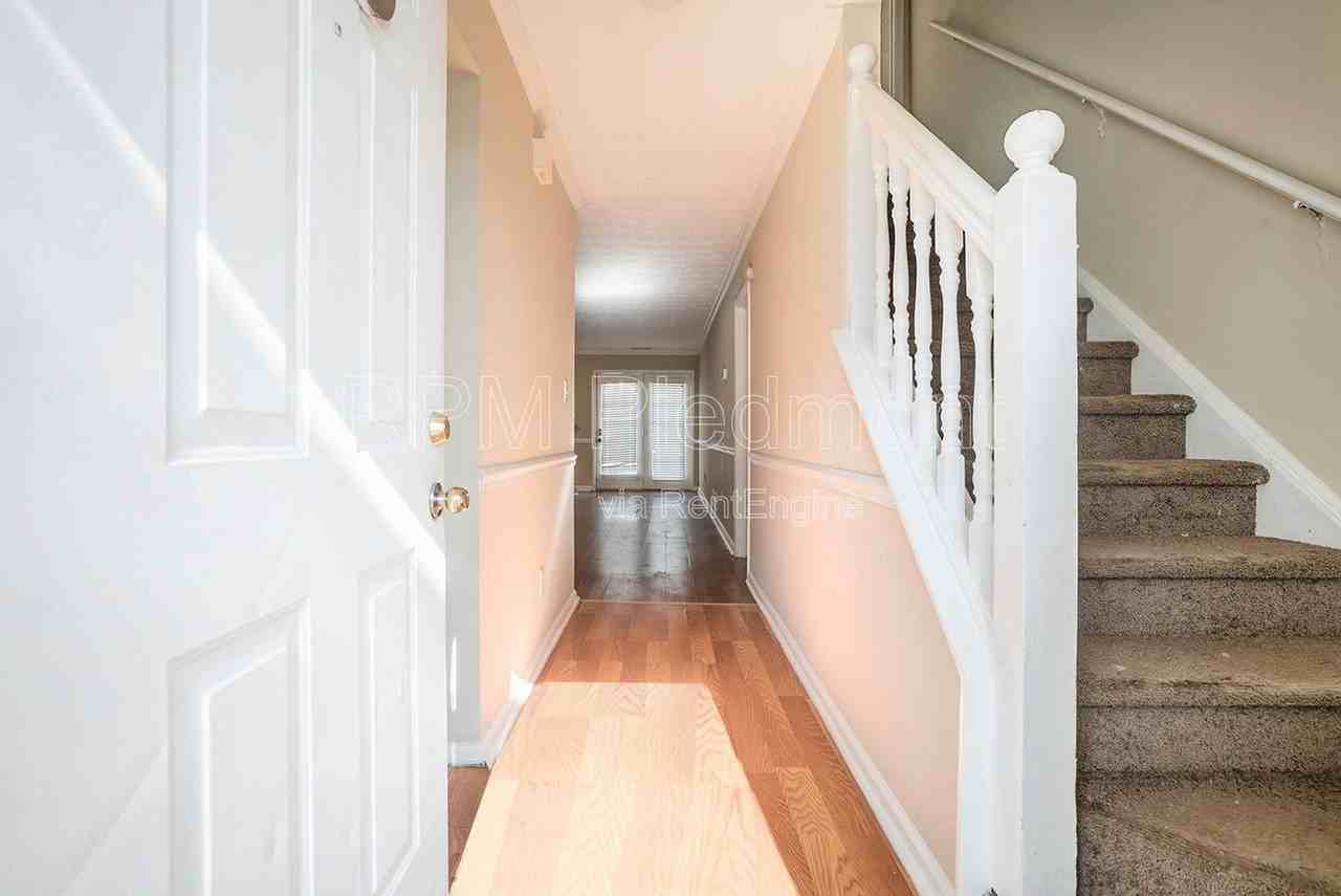 5467 Park Pl S - Photo 7 of 31