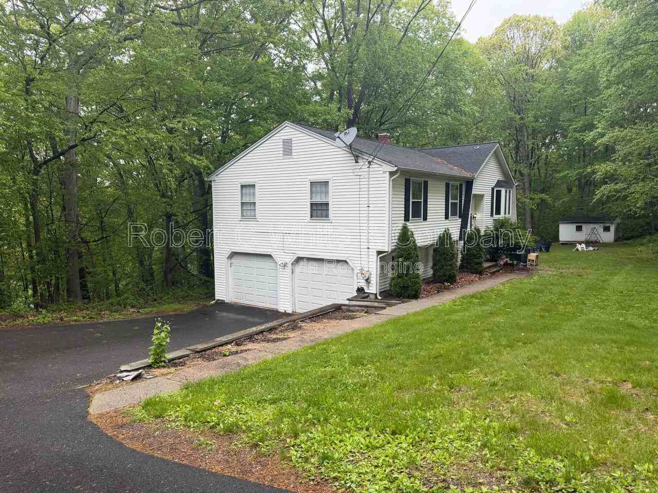 331 Knob Hill Dr - Photo 2 of 11