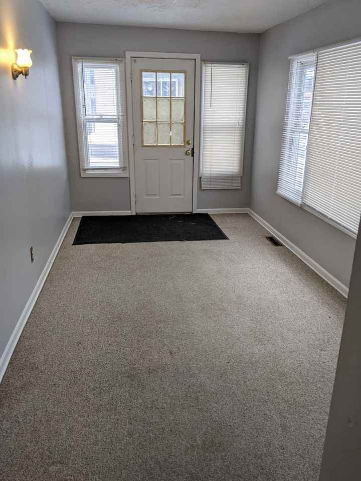 642 Cherry St Se #2 - Photo 2 of 9