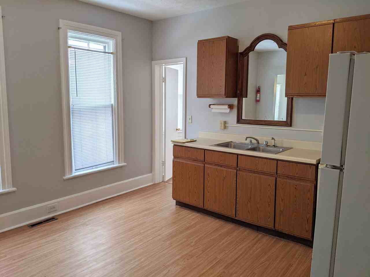 642 Cherry St Se #2 - Photo 5 of 9